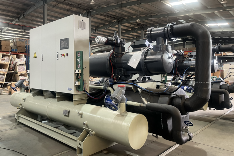 Industrial screw water chiller with heat exchanger and control cabinet
